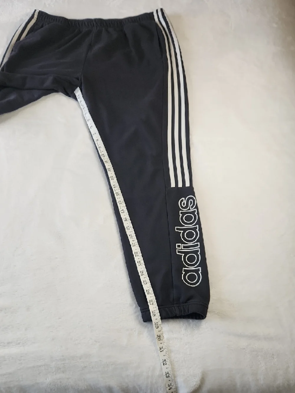 Adidas Sweatpants Men's XL‎ Black with White Stripes On The Side.
